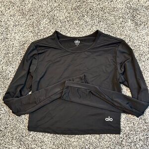 Alo Yoga Black long sleeve crop top size small